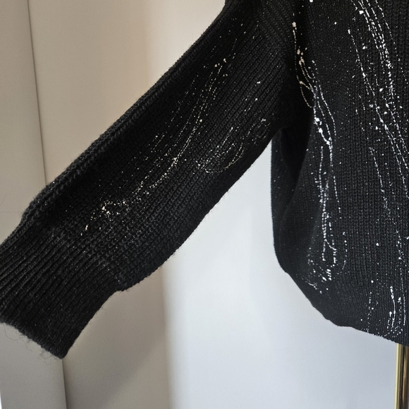 VITA VITALE ITALY Black V-Neck Wool Blend Knit Sweater With White Paint Splatter - Picture 5 of 12